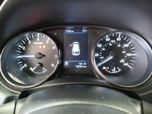 Used 2019 Nissan Rogue SV image 24