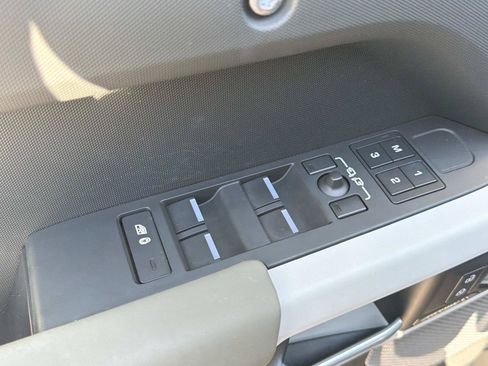 Used 2024 Land Rover Defender 110 S AWD/4WD image 17