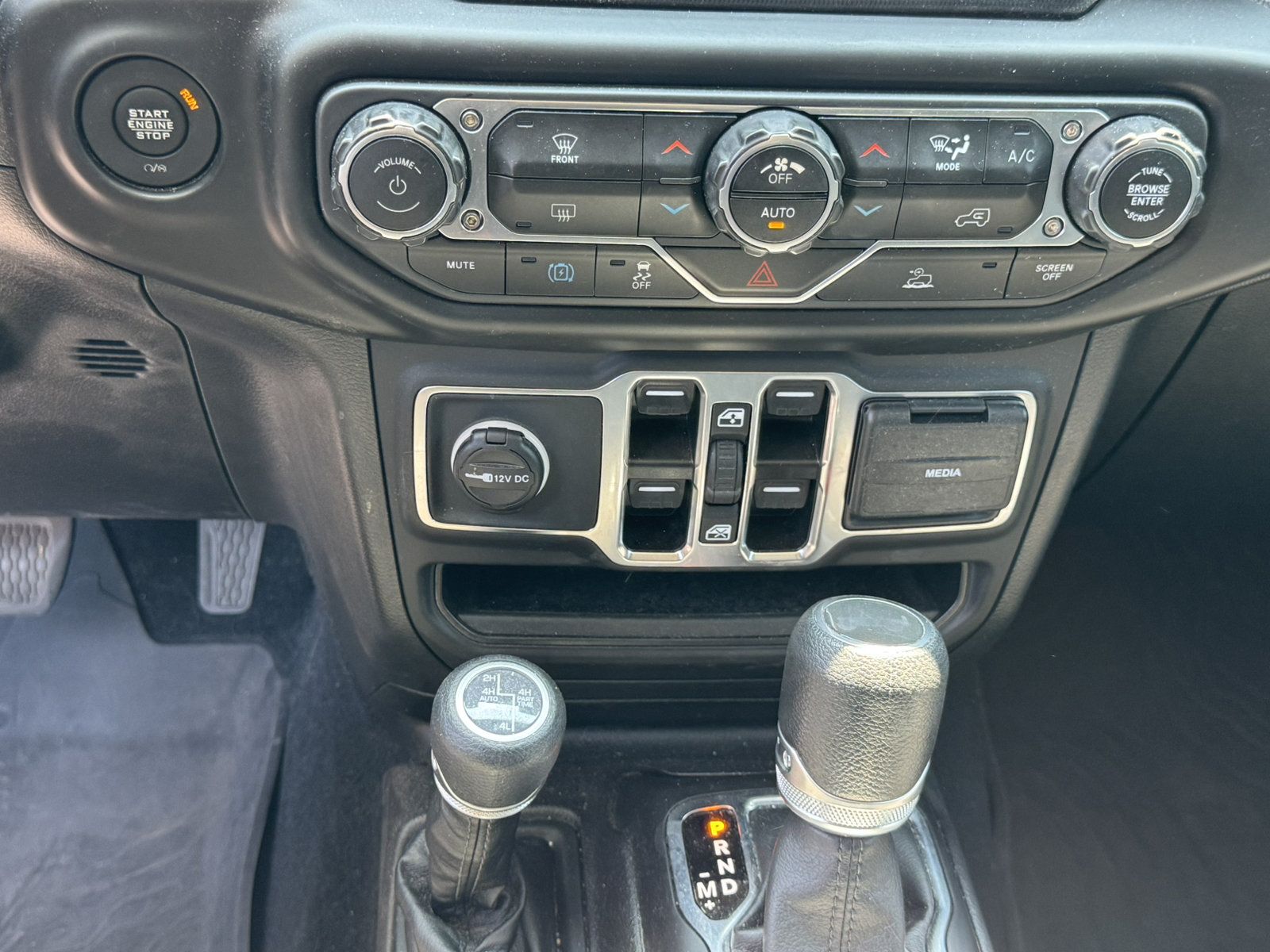 Used 2023 Jeep Wrangler Unlimited w/ 8.4" Radio Group AWD/4WD image 28