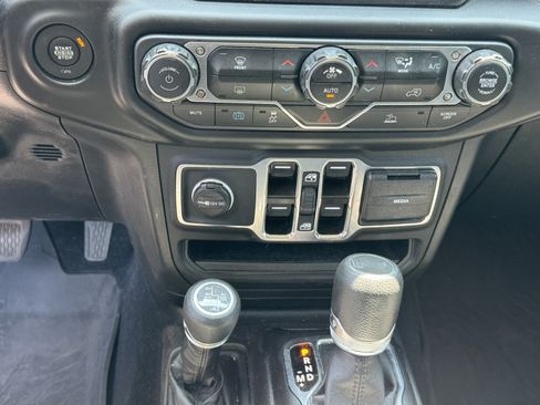 Used 2023 Jeep Wrangler Unlimited w/ 8.4" Radio Group AWD/4WD image 28