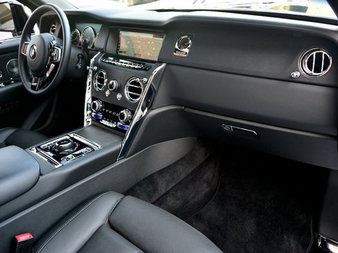 Used 2019 Rolls-Royce Cullinan image 4