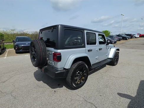 Used 2023 Jeep Wrangler Unlimited Sahara w/ Cold Weather Group AWD/4WD image 2