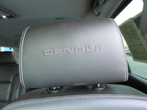 Used 2017 GMC Yukon Denali w/ Open Road Package AWD/4WD image 21