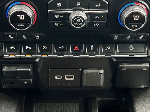 Used 2019 Chevrolet Silverado 1500 LTZ AWD/4WD image 48
