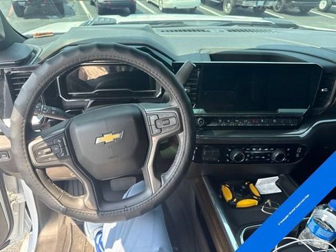 Used 2025 Chevrolet Silverado 3500 High Country w/ Technology Package AWD/4WD image 19