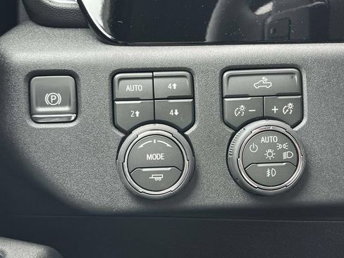 New 2026 Chevrolet Silverado 1500 RST w/ Redline Edition AWD/4WD image 18