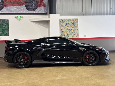 Used 2022 Chevrolet Corvette Stingray Premium Conv w/ Z51 Performance Package RWD image 4