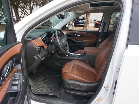 Used 2021 Chevrolet Traverse High Country FWD image 2