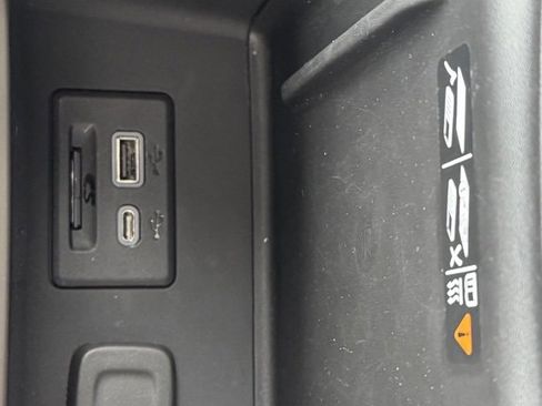 Used 2023 GMC Acadia Denali w/ Denali Ultimate Package image 29