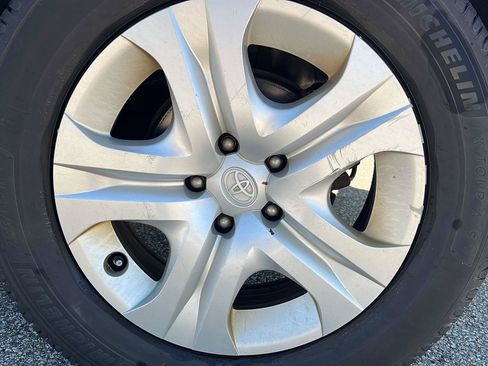 Used 2013 Toyota RAV4 LE AWD/4WD image 29