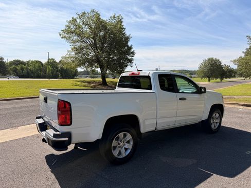 Used 2021 Chevrolet Colorado W/T RWD image 5