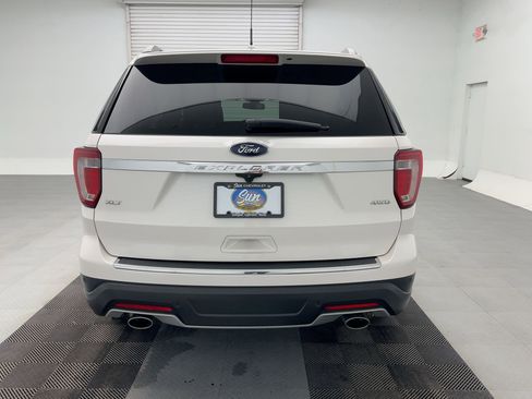 Used 2018 Ford Explorer XLT w/ Equipment Group 202A image 10