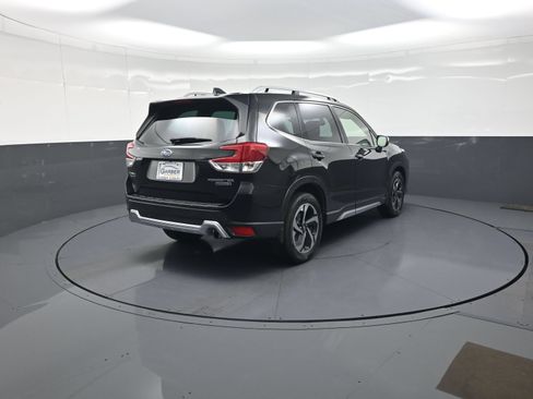 Used 2023 Subaru Forester Touring AWD/4WD image 3