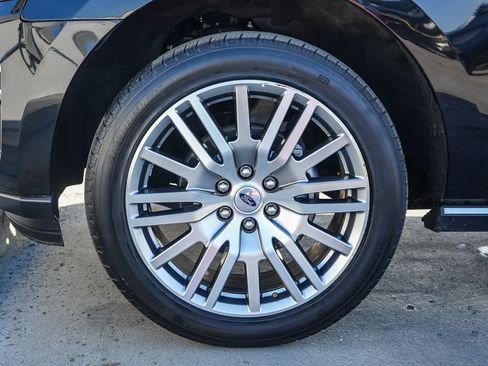 Used 2024 Ford Expedition Limited image 11