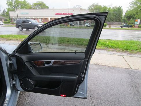 Used 2013 Mercedes-Benz C 250 Sedan image 30