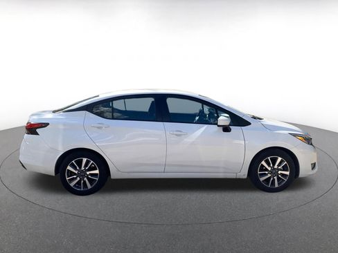 Used 2025 Nissan Versa SV image 8