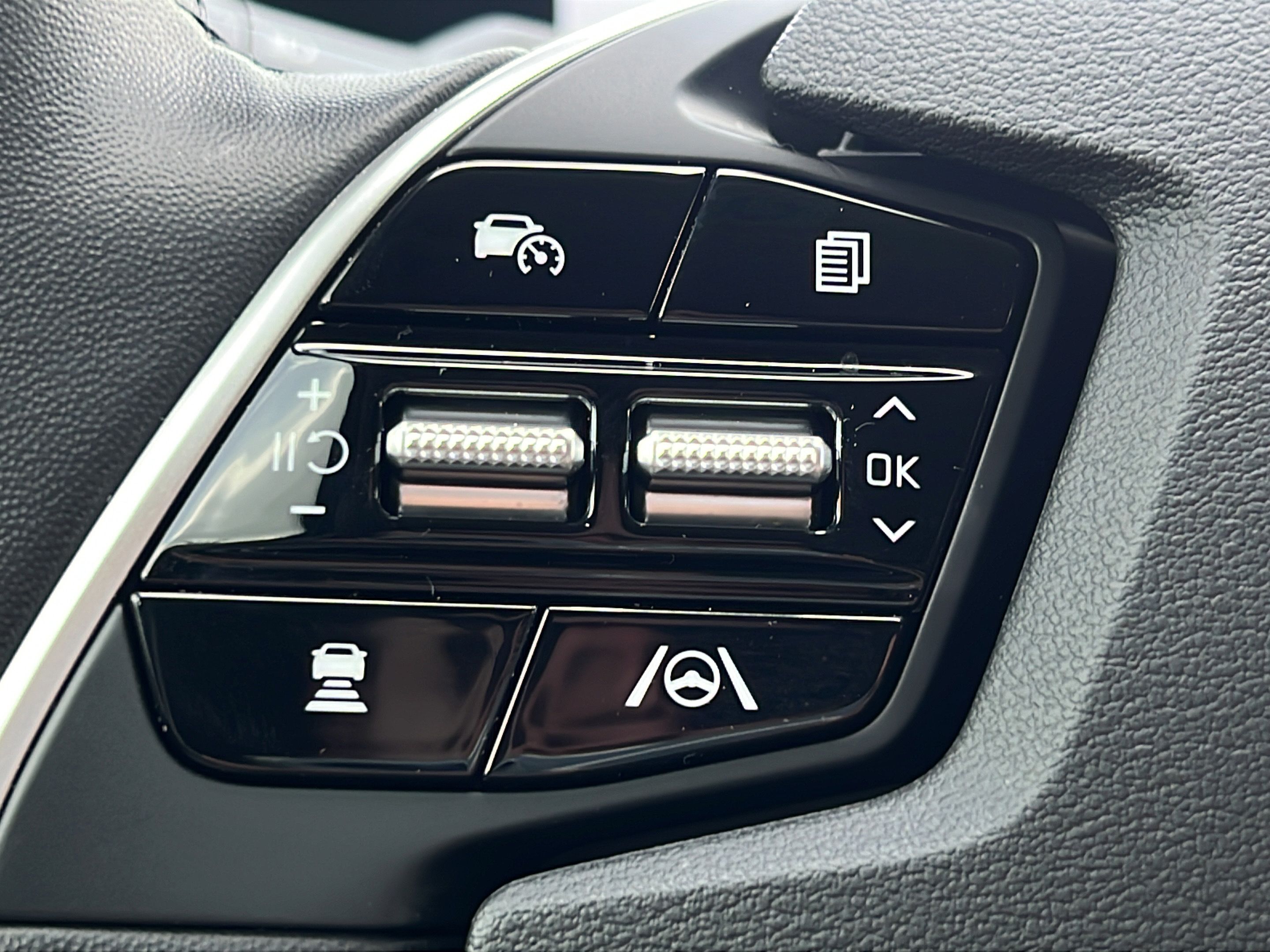 Certified 2023 Kia EV6 Wind AWD/4WD image 18