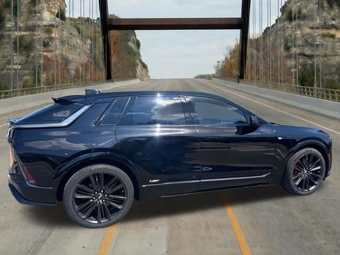 New 2026 Cadillac Lyriq V AWD/4WD image 9