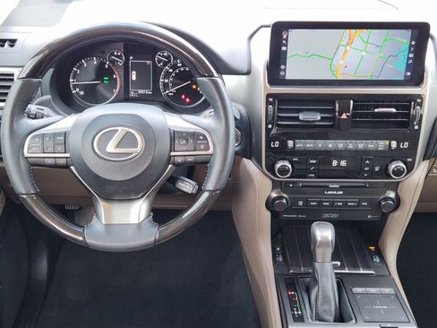 Used 2023 Lexus GX 460 Luxury w/ Sport Design Package AWD/4WD image 24
