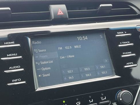 Used 2018 Toyota Camry LE FWD image 27