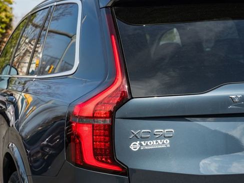 Used 2025 Volvo XC90 B6 Plus image 7