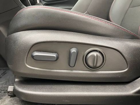 Certified 2023 Chevrolet Equinox RS image 9