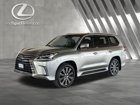 Used 2020 Lexus LX 570 4WD w/ Luxury Package image 3