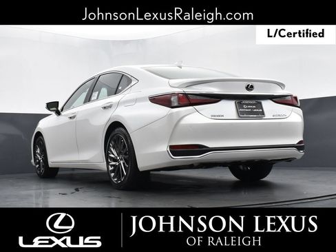Certified 2025 Lexus ES 300h Ultra Luxury FWD image 18