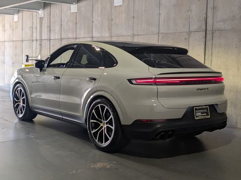 Certified 2024 Porsche Cayenne S AWD/4WD image 3