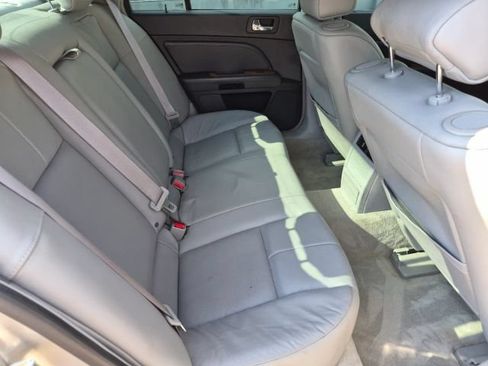 Used 2006 Cadillac STS V8 w/ Preferred Equipment Group RWD image 16
