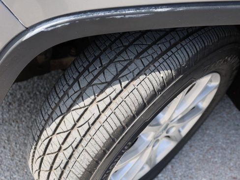 Used 2016 Jeep Cherokee Latitude w/ Comfort & Sound Group image 25