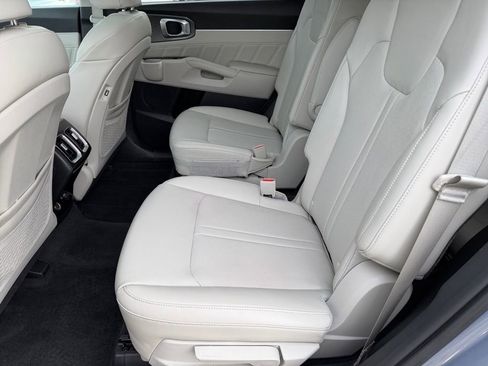 Used 2022 Kia Sorento SX image 26