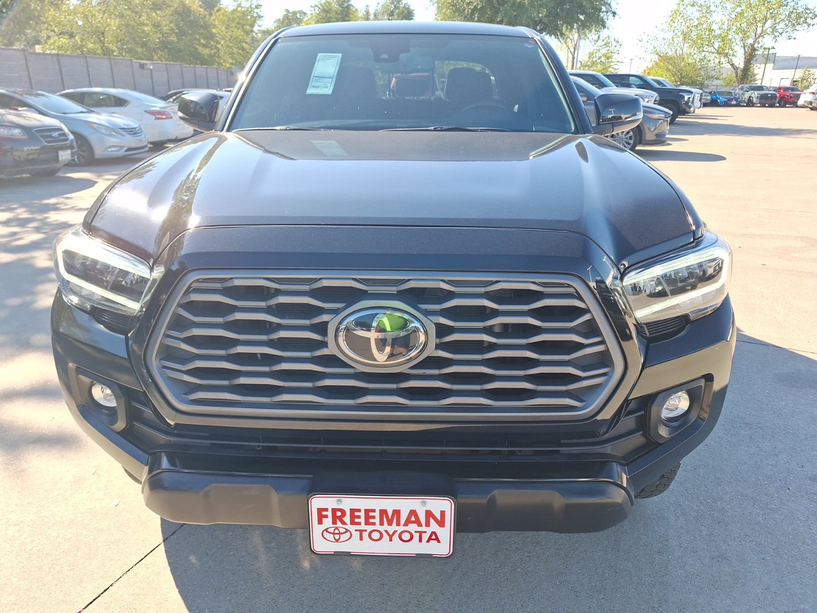 Used 2023 Toyota Tacoma TRD Off-Road w/ Technology Package AWD/4WD image 9