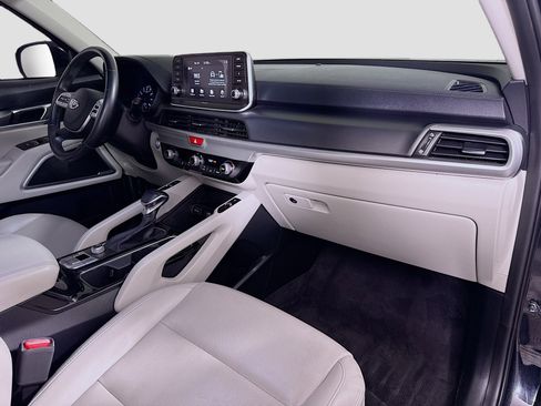 Used 2020 Kia Telluride S FWD image 30