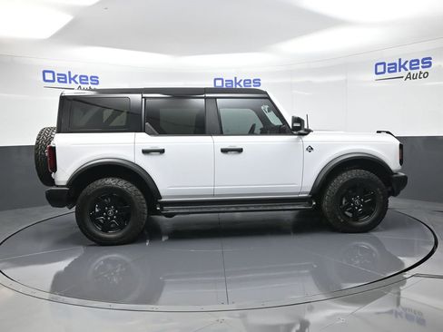 Used 2025 Ford Bronco Outer Banks image 9