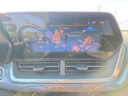 Used 2024 Chevrolet Trax ACTIV w/ Sunroof Package FWD image 15