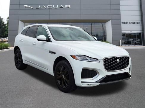 Certified 2024 Jaguar F-PACE R-Dynamic S image 2