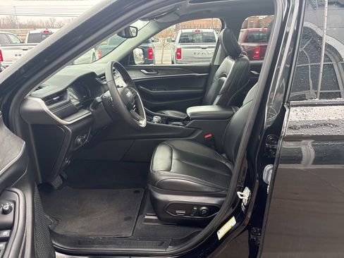 Used 2023 Jeep Grand Cherokee L Limited AWD/4WD image 20