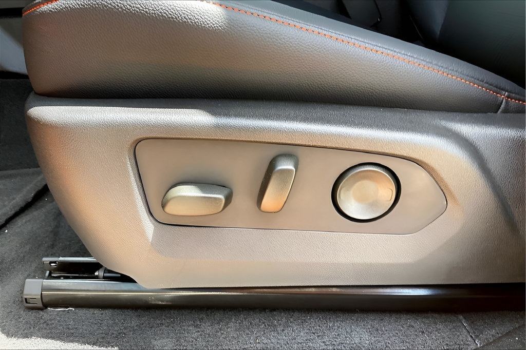New 2025 Chevrolet Colorado LT AWD/4WD image 15