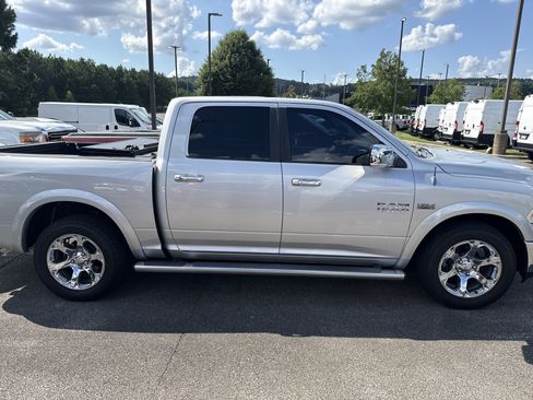 Used 2014 RAM 1500 Laramie w/ Convenience Group AWD/4WD image 10