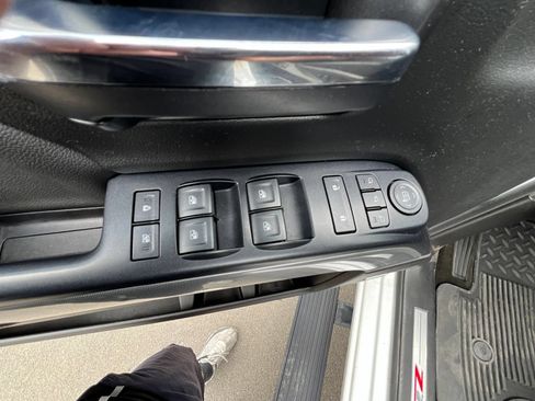 Used 2018 Chevrolet Silverado 2500 LTZ w/ Vortec Plus Package AWD/4WD image 23