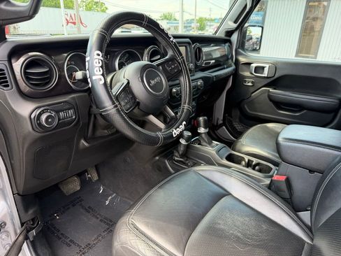 Used 2019 Jeep Wrangler Unlimited Sport AWD/4WD image 14