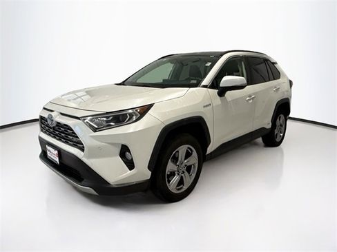 Used 2019 Toyota RAV4 Limited image 3