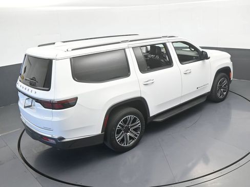 Used 2022 Jeep Wagoneer Series III RWD image 56