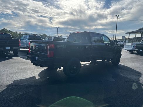 New 2026 Ford F250 Lariat w/ Black Appearance Package image 5