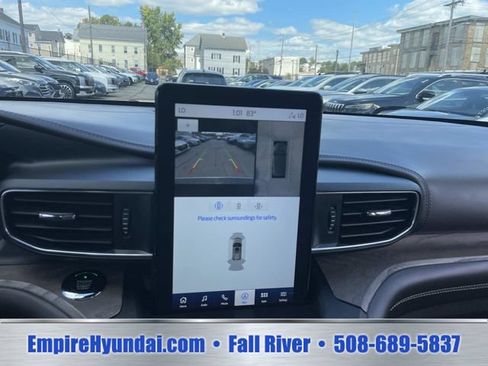 Used 2020 Ford Explorer Platinum w/ Premium Technology Package AWD/4WD image 26