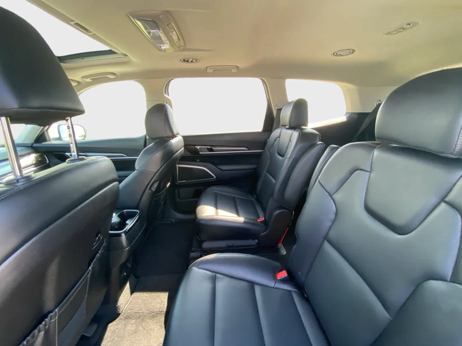 Used 2024 Kia Telluride S w/ S Sunroof Package FWD image 13