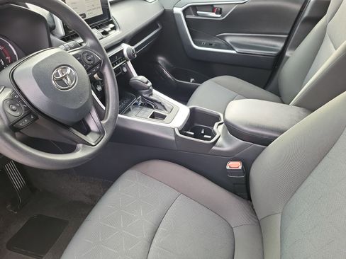 Used 2025 Toyota RAV4 XLE image 7