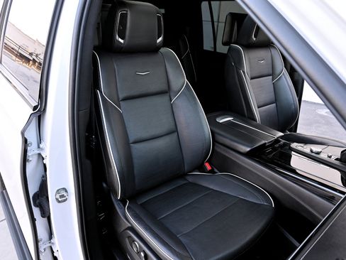 Used 2021 Cadillac Escalade ESV Sport w/ Driver Assist Tech Package RWD image 22