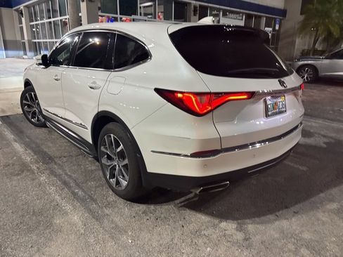 Used 2022 Acura MDX SH-AWD w/ Technology Package image 2
